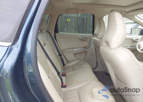 2011 Volvo Xc60 3.2 z USA, uszkodzony, nr VIN YV4940DZ6B2184501